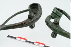Foto von Bronzezweiknopffibel (NHMW-PRAE-024433)